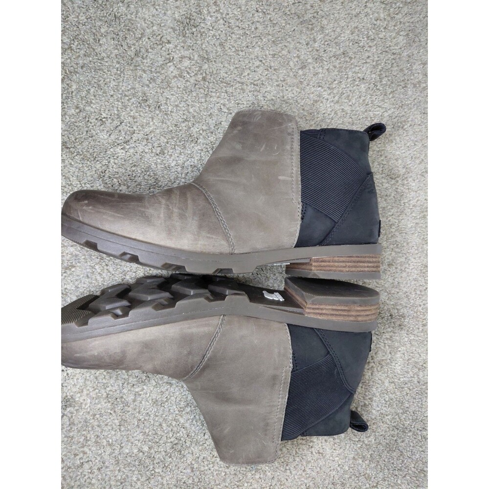 Sorel Taupe and Black Ankle Booties - Picture 4 of 16